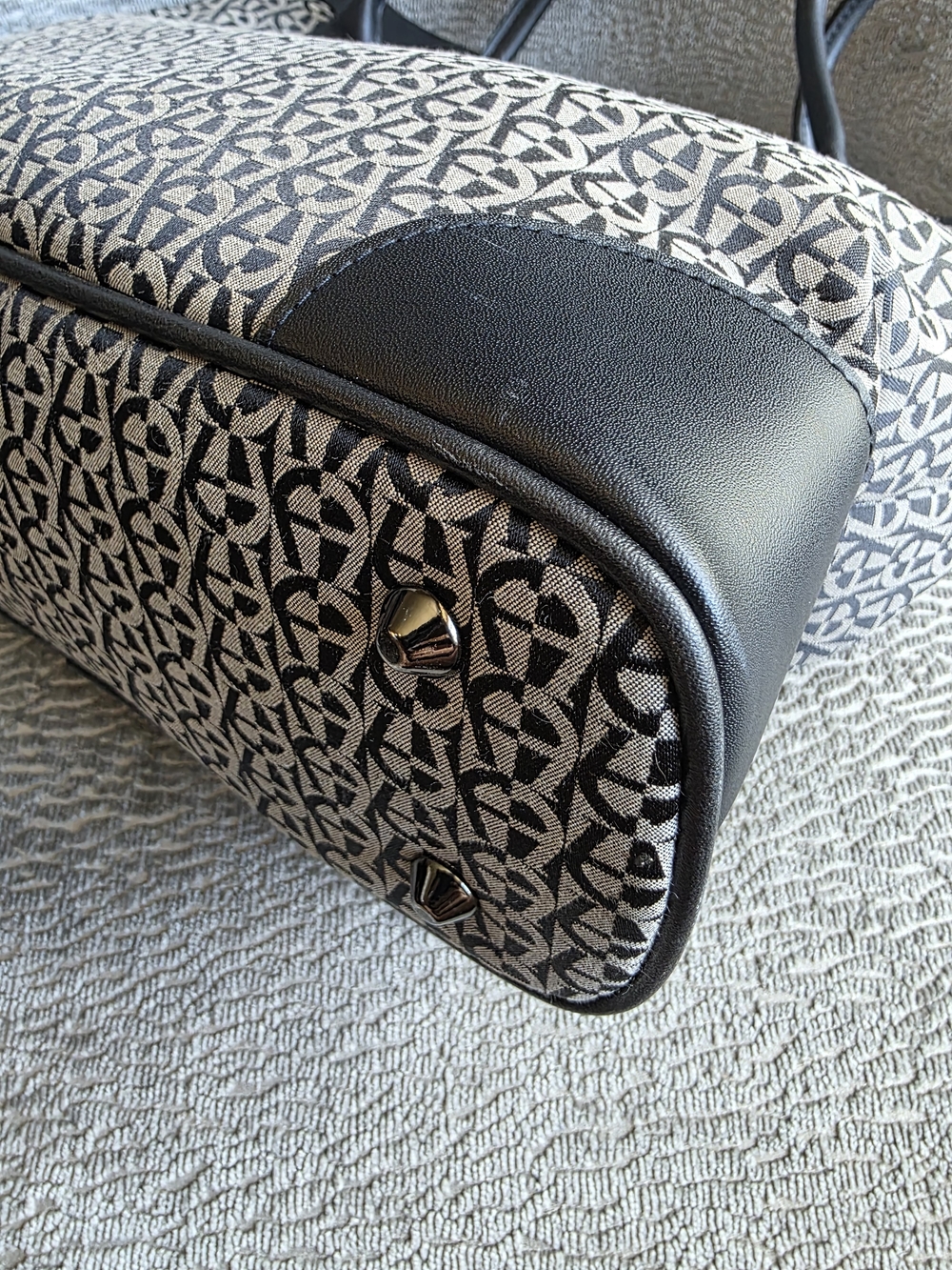 Beautiful Vintage Monogram Etienne Aigner Black Shoulder Handbag Clean!! - Picture 10 of 16